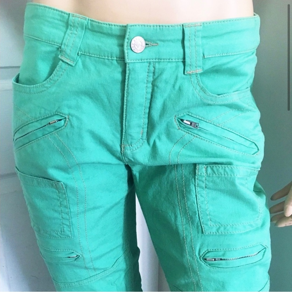BCBG Maxazria Utility Zip Multi Pocket Capri Pants